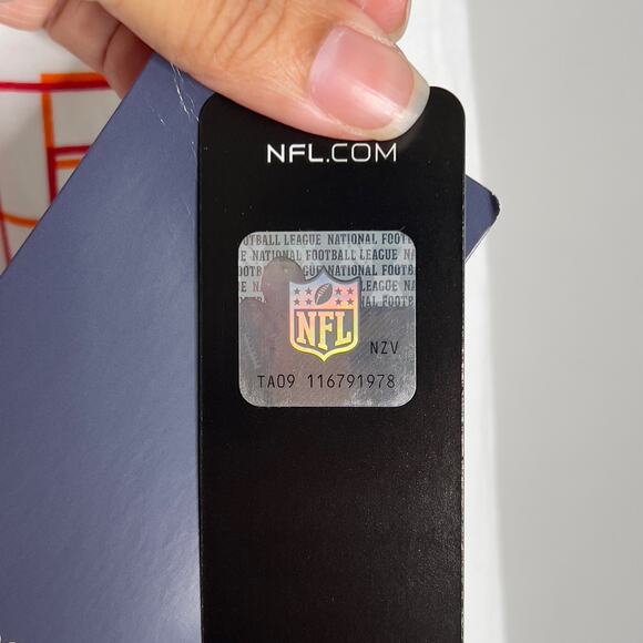 Seattle Seahawks L NEW Mens White City Pride Logo T-Shirt Short Sleeves - Picture 8 of 12